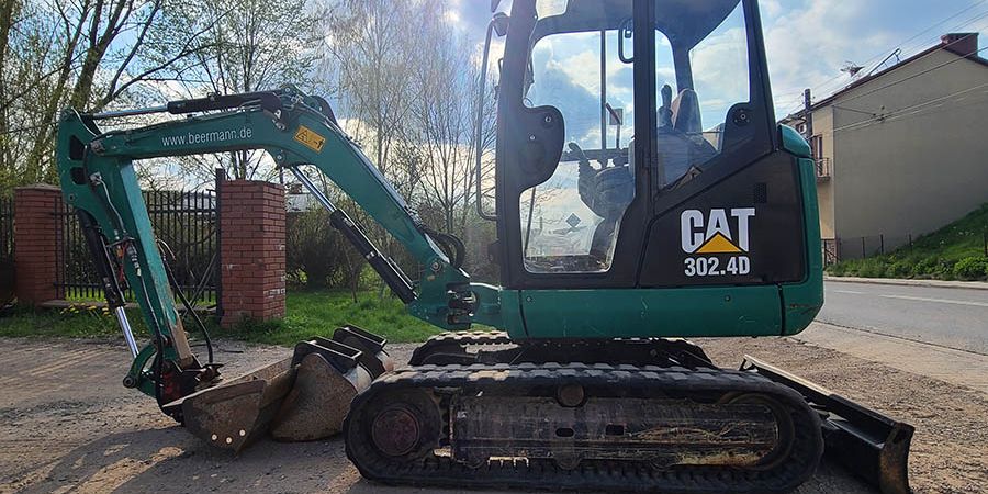 Minikoparka Caterpillar 302.4D