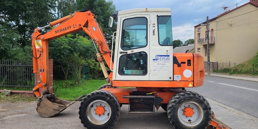 Schaeff HML 22 2001 rocznik